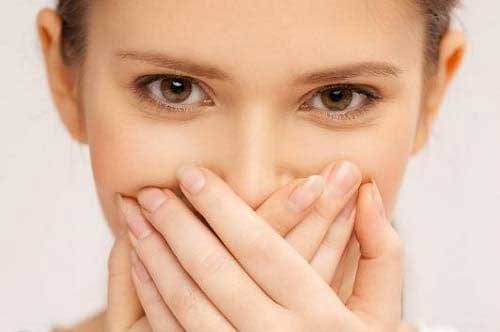بوی بد دهان برای چه است؟