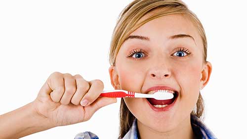 چگونه سلامت دهان و دندان شما بر سلامت کلی شما تأثیر می گذارد؟