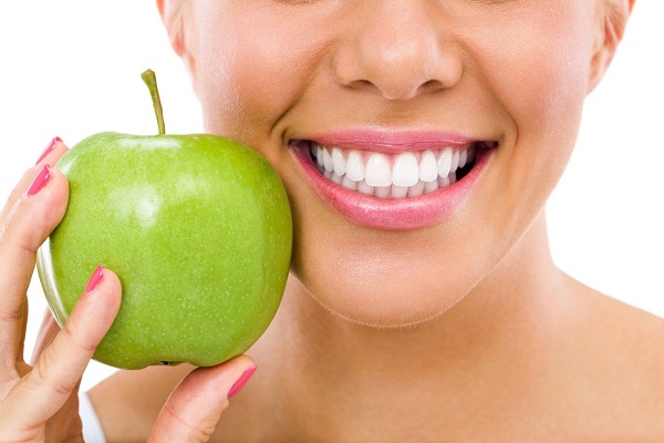 غذاهای سالم برای دهان و دندان در کنار فواید فلوراید